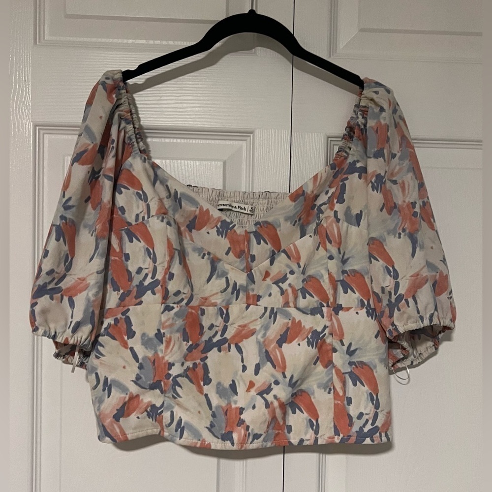 Abercrombie & Fitch Short Sleeve Peasant Crop Top